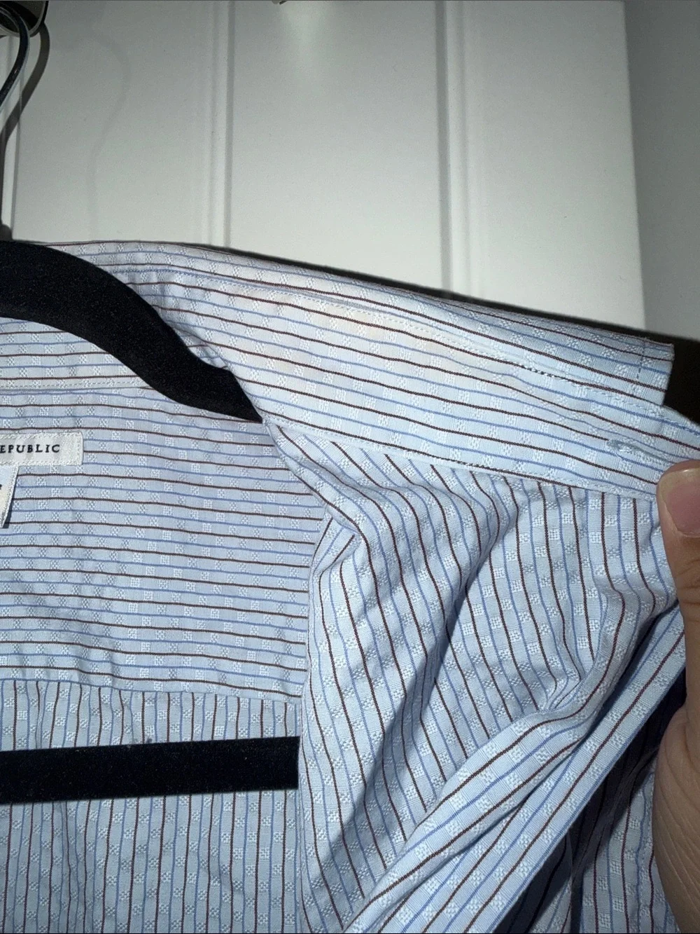 Banana Republic Classic Blue Stripe Men's Button-Down Dress Shirt